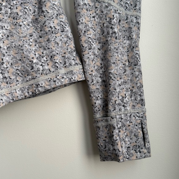 lululemon forme jacket - Picture 9 of 16